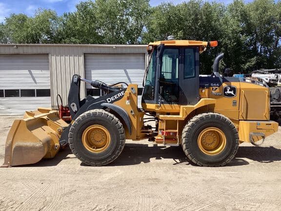 Image of John Deere 544P equipment image 1