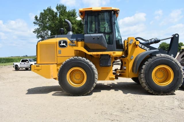 Image of John Deere 544P equipment image 3