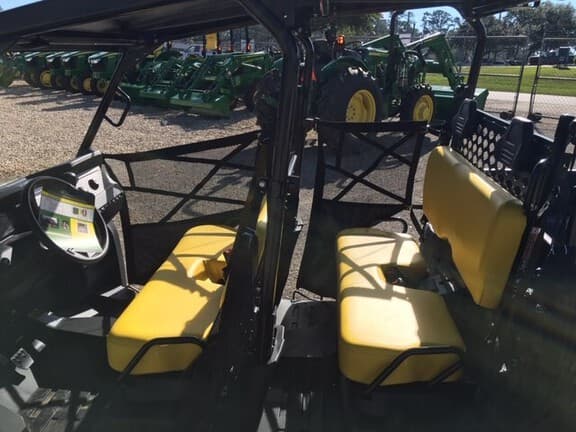 Image of John Deere XUV 560E S4 equipment image 4