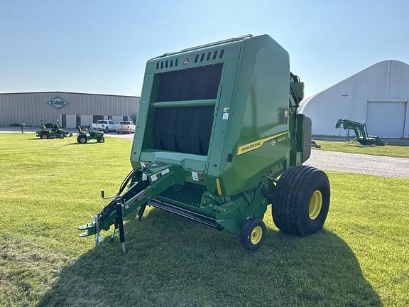 Image of John Deere 561M equipment image 2