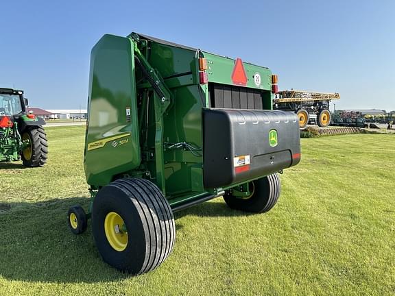 Image of John Deere 561M equipment image 4