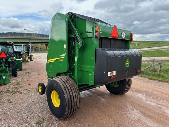 Image of John Deere 561M equipment image 4