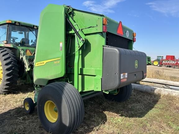 Image of John Deere 561M equipment image 4