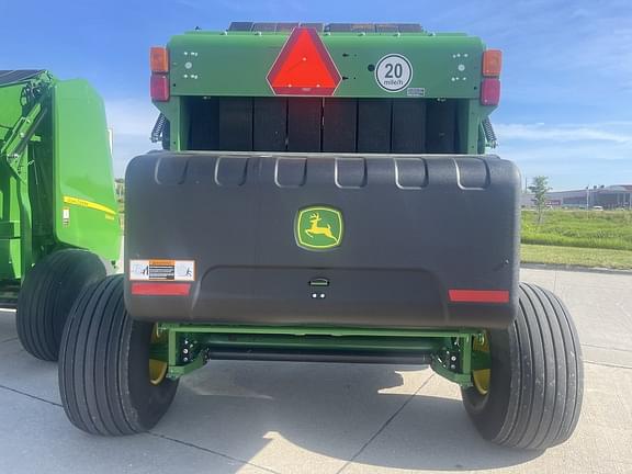 Image of John Deere 561M equipment image 3