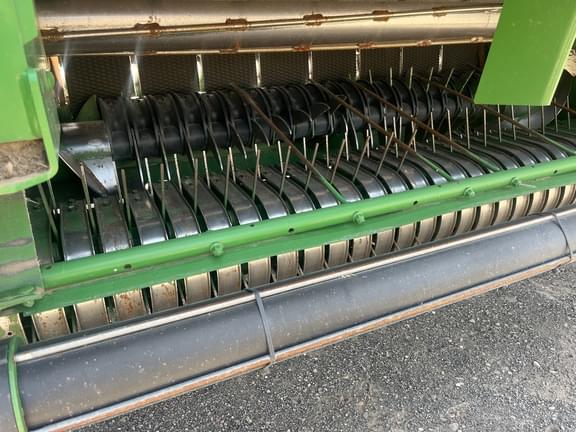 Image of John Deere 561M equipment image 4
