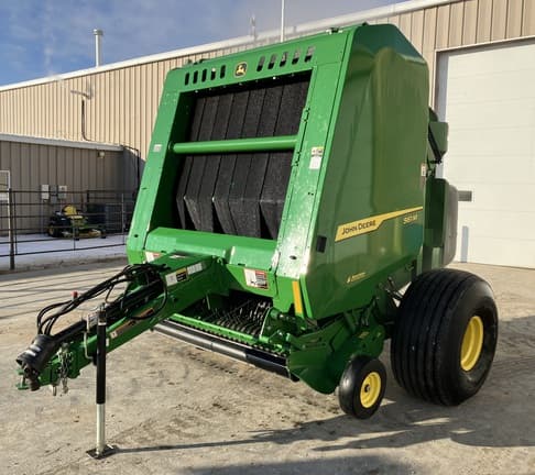Image of John Deere 561M equipment image 2