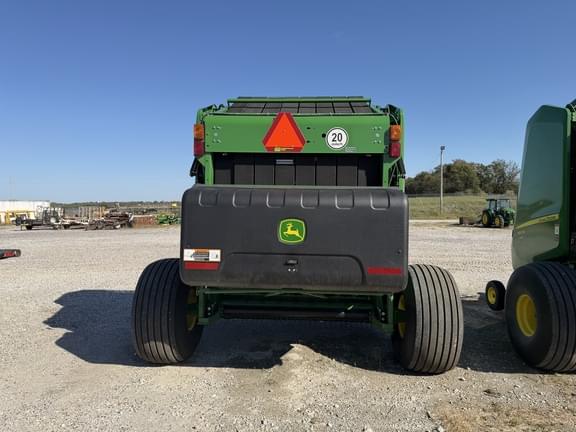Image of John Deere 561M Silage Special equipment image 4