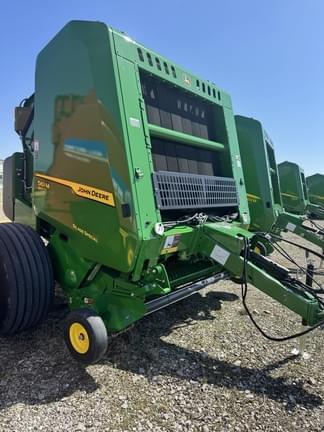 Image of John Deere 561M Silage Special equipment image 4