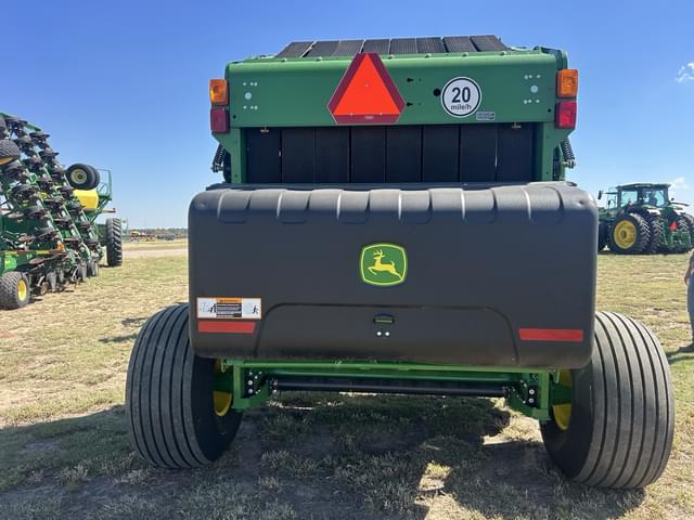 Image of John Deere 561M equipment image 3