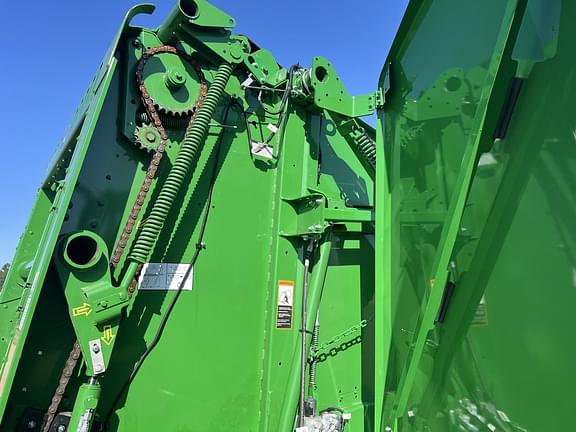 Image of John Deere 561M equipment image 3