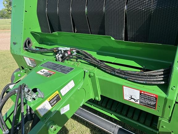 Image of John Deere 561M equipment image 2