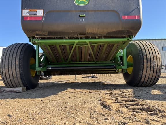 Image of John Deere 561M equipment image 3