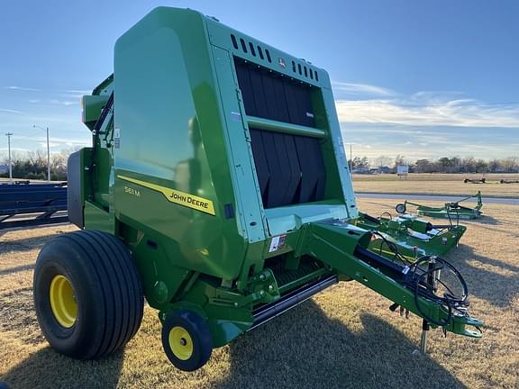 Image of John Deere 561M equipment image 1