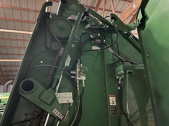 Image of John Deere 561M equipment image 3