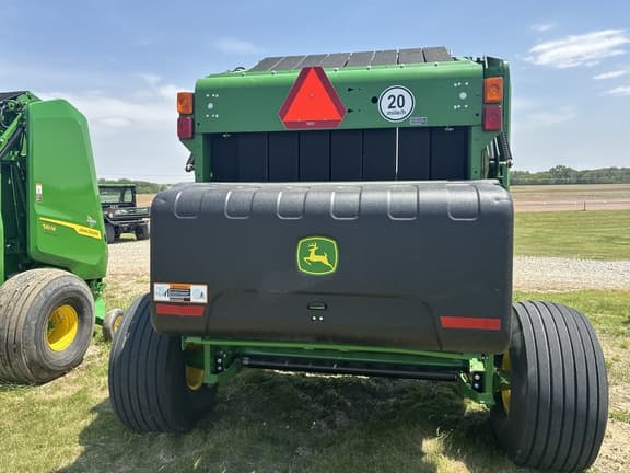 Image of John Deere 561M equipment image 3