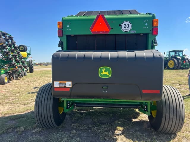 Image of John Deere 561M equipment image 3