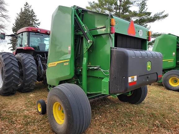 Image of John Deere 561M equipment image 2