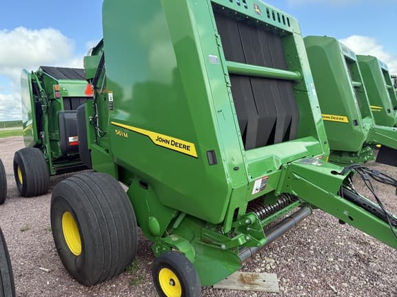 Image of John Deere 561M equipment image 3