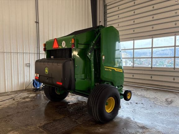 Image of John Deere 561M equipment image 4