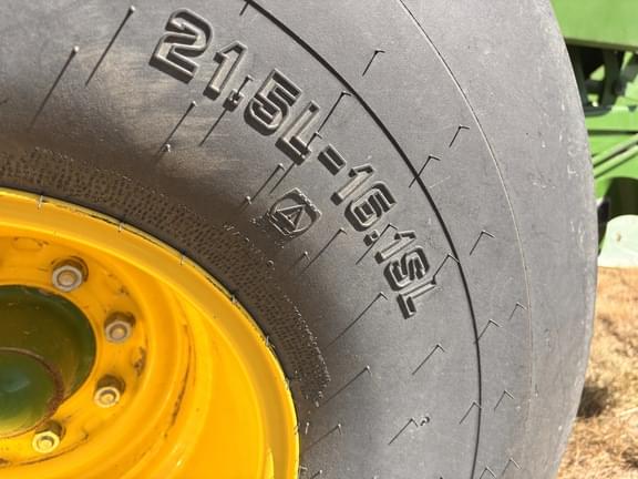 Image of John Deere 561M equipment image 4