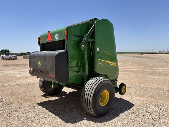 Image of John Deere 561M equipment image 4