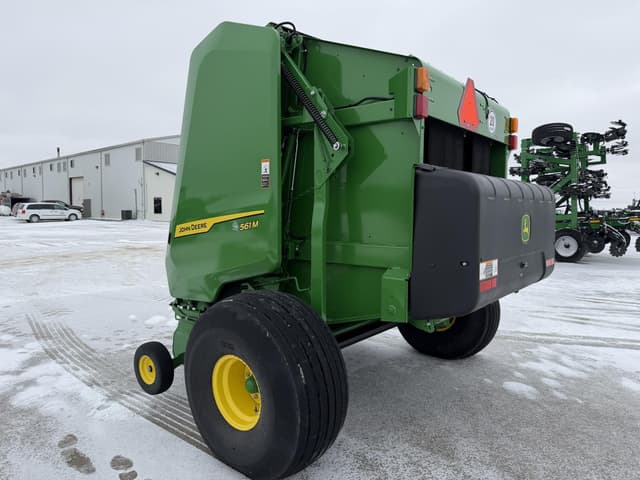 Image of John Deere 561M equipment image 4