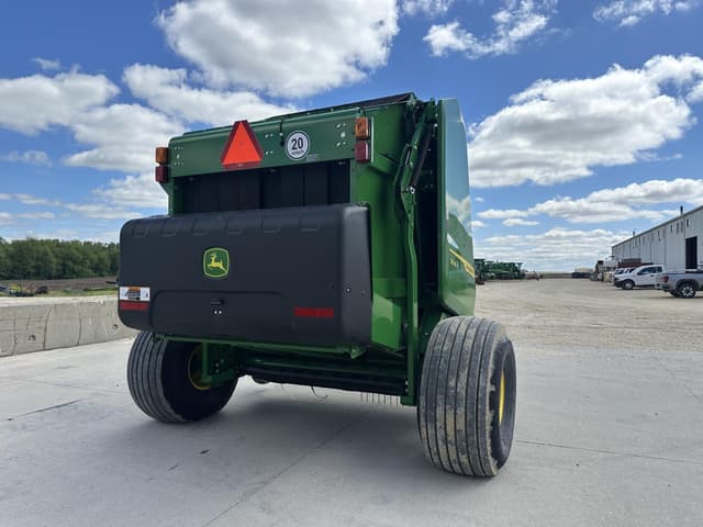 Image of John Deere 561M equipment image 4