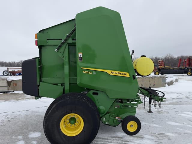 Image of John Deere 561M equipment image 3