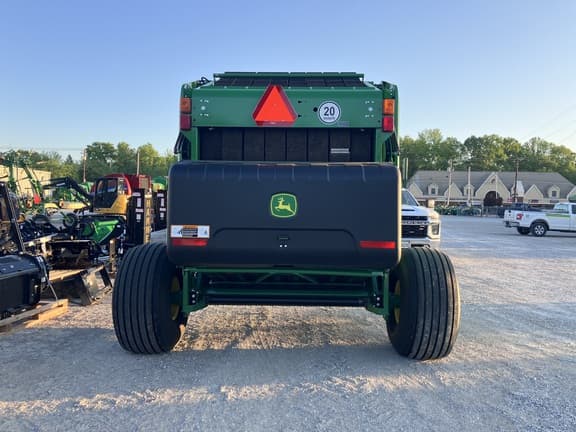 Image of John Deere 561M Silage Special equipment image 4