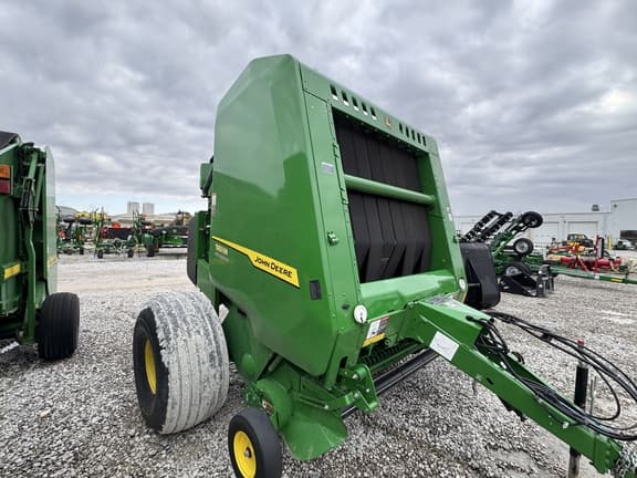 Image of John Deere 561M equipment image 3