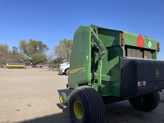 Image of John Deere 561M equipment image 3