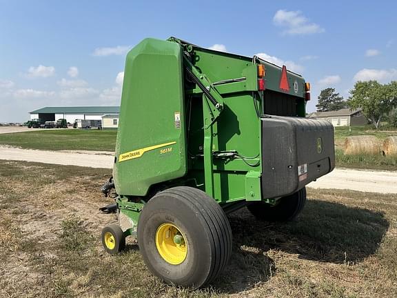 Image of John Deere 561M equipment image 4