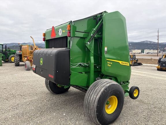 Image of John Deere 561M equipment image 4