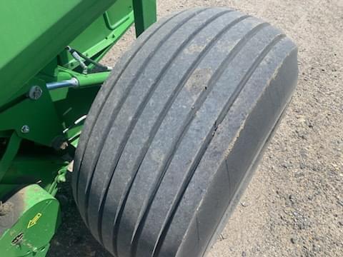 Image of John Deere 561M equipment image 4