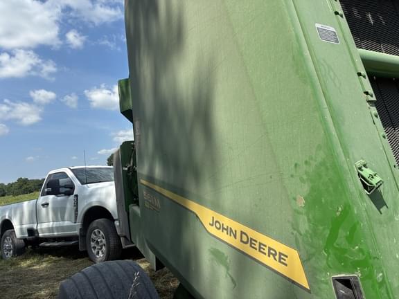 Image of John Deere 561M equipment image 4
