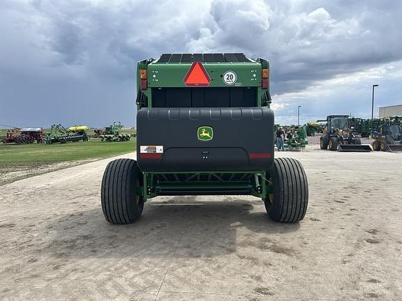 Image of John Deere 561M equipment image 3