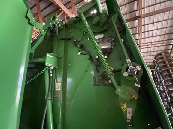 Image of John Deere 561M equipment image 3