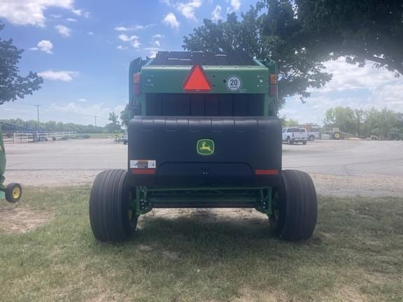 Image of John Deere 561M equipment image 4