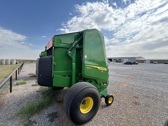 Image of John Deere 561M equipment image 3