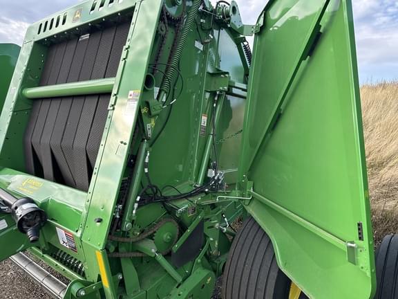Image of John Deere 561M equipment image 4