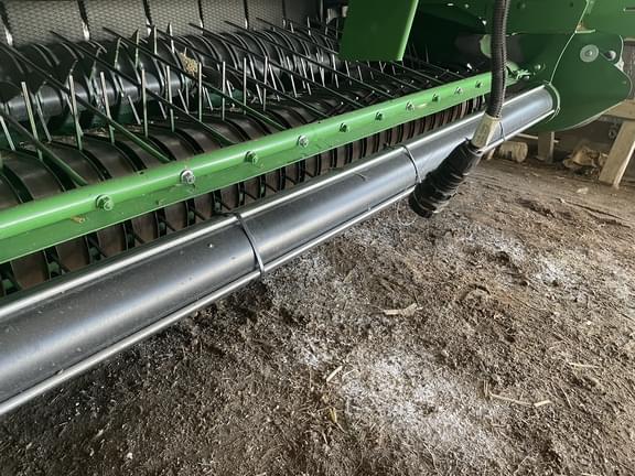 Image of John Deere 561M equipment image 3