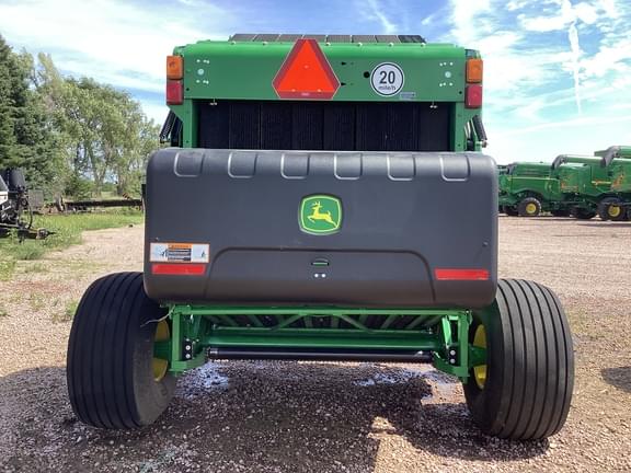 Image of John Deere 561M equipment image 4