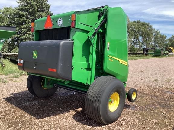 Image of John Deere 561M equipment image 3
