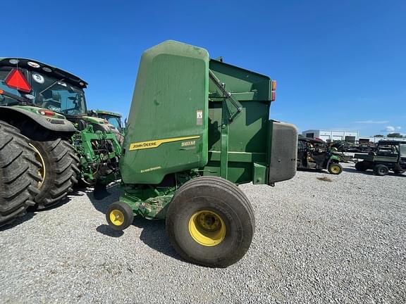 Image of John Deere 561M equipment image 2