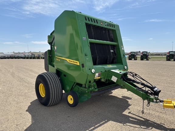 Image of John Deere 561M equipment image 3