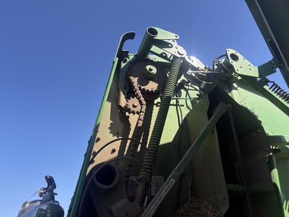 Image of John Deere 561M equipment image 3