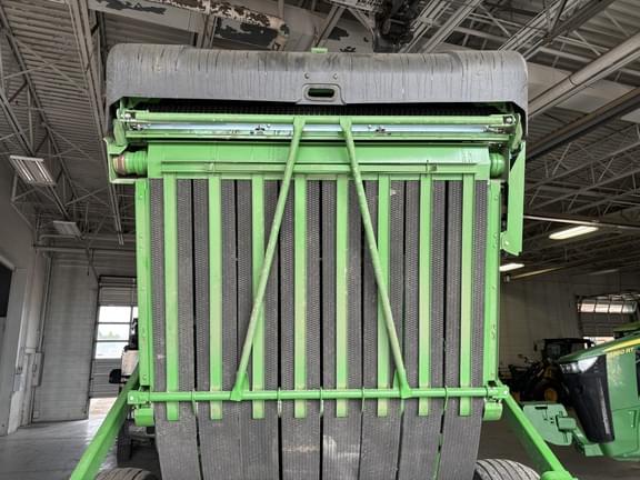 Image of John Deere 561M equipment image 4