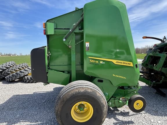 Image of John Deere 561M equipment image 4