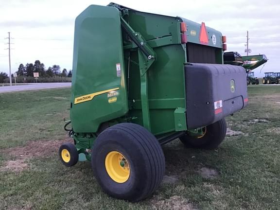 Image of John Deere 561M equipment image 4