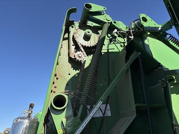 Image of John Deere 561M equipment image 3